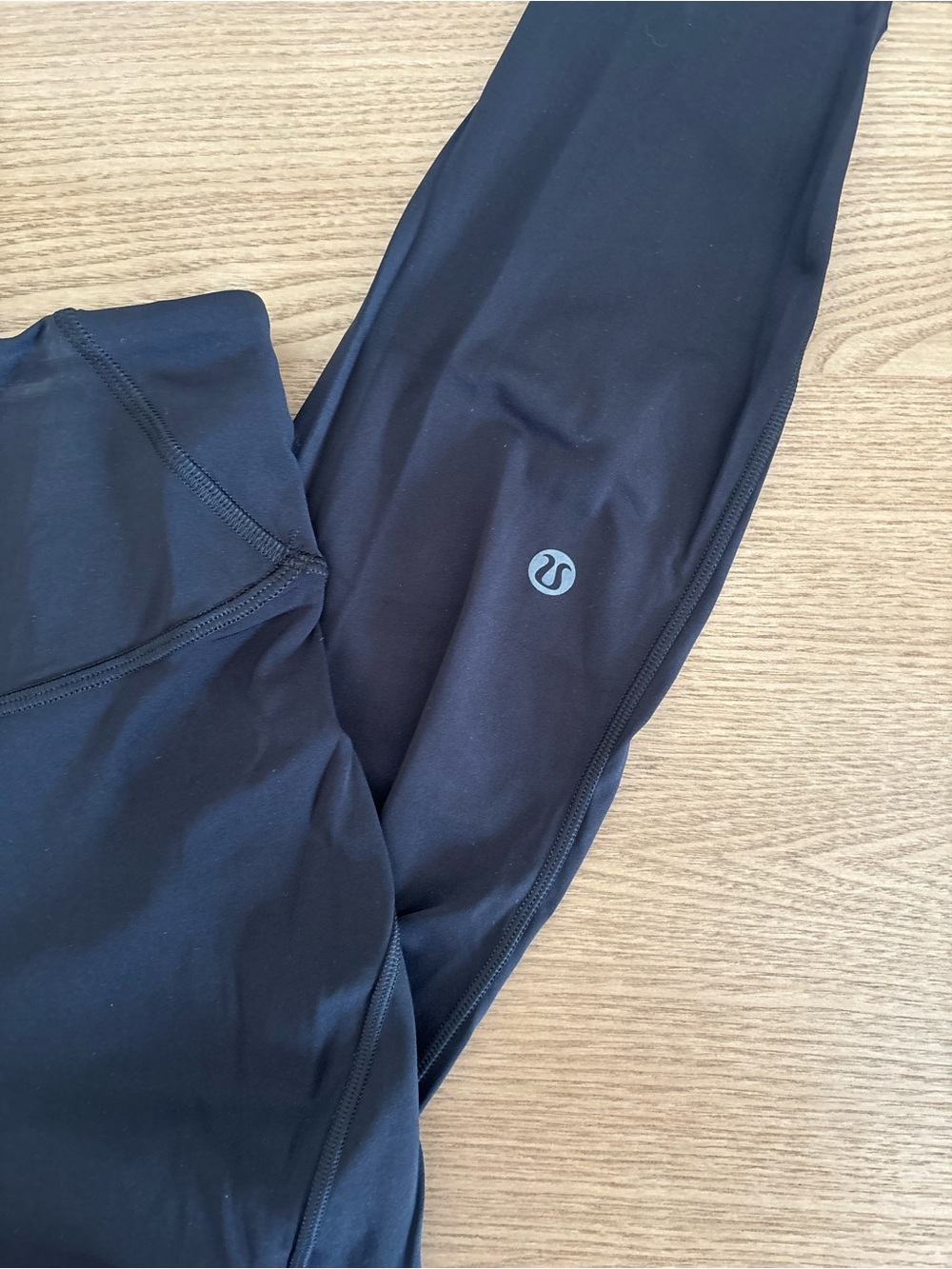 Lululemon Base Pace High-Rise Reflective Tight 25" in Black - Picture 5 of 8